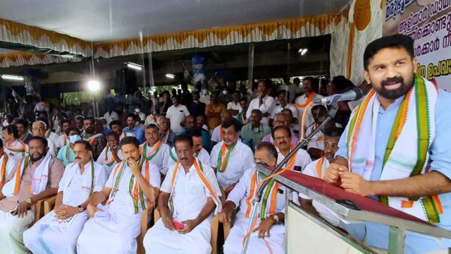 கேரள காங்கிரசார் போராட்டம்