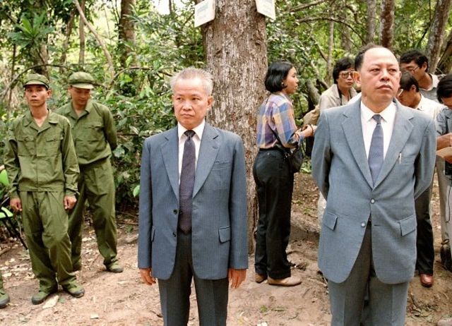 Khmer Đỏ: Hình ảnh về Khmer Đỏ sẽ mang đến cho bạn sự hiểu biết thêm về một trong những giai đoạn lịch sử đen tối nhất của con người. Tuy nhiên, điều này cũng là động lực để chúng ta cùng nhau nỗ lực xây dựng một thế giới tốt đẹp hơn, không bao giờ để con người trở lại những thảm kịch tàn khốc như vậy.