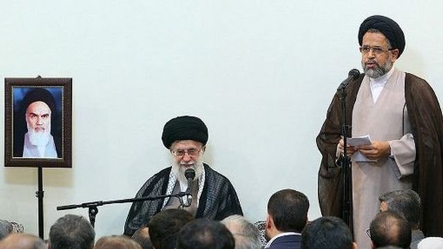 وزیر اطلاعات و رهبر ایران