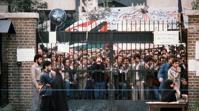 آلبوم عکس؛ اشغال سفارت آمریکا در تهران - BBC News فارسی