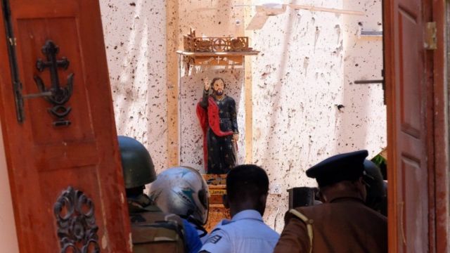 இலங்கையில் நடத்தப்பட்ட குண்டு வெடிப்பு தாக்குதல்கள் - புகைப்பட தொகுப்பு