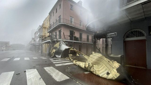 飓风吹倒了屋顶。(photo:BBC)