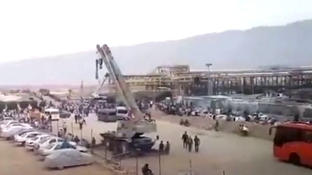 دومین روز اعتصاب در پالایشگاه لامرد فارس