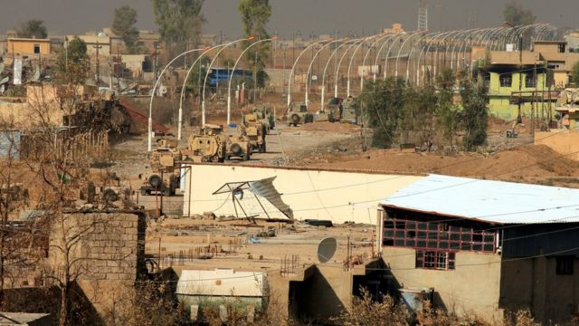 قوات البيشمركة الكردية في بلدة بعشيقة قرب الموصل
