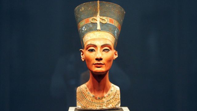 Busto de Nefertiti.
