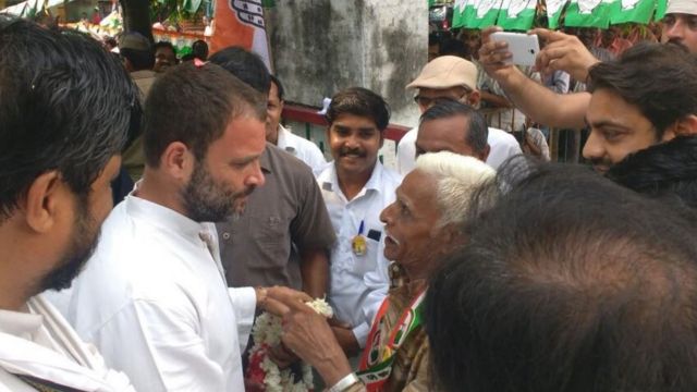 जालौन में खाट सभा के लिए पहुंचे राहुल गांधी
