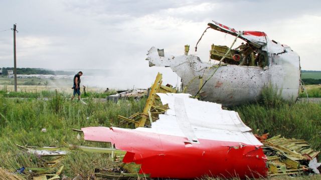 обломки самолета MH17
