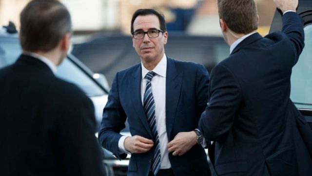 ABD Hazine Bakanı Steven Mnuchin bankaların yeterli likiditesi olduğunu söylüyor.