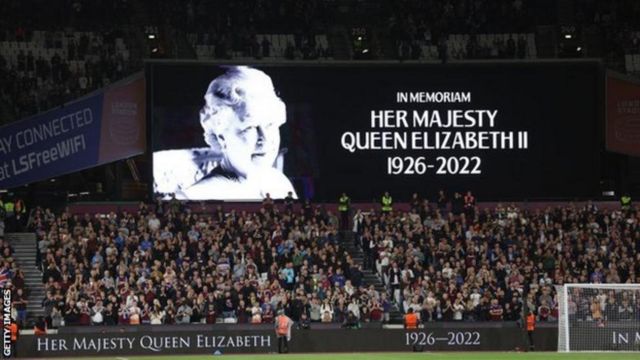تم تأجيل مباريات الدوري الإنجليزي الممتاز بعد وفاة الملكة إليزابيث الثانية