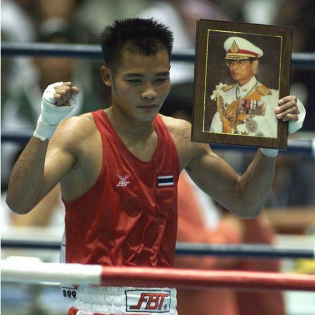 สุบรรณ พันโนน หลังชนะนักมวยจีนในรอบชิงชนะเลิศในเอเชียนเกมส์ 2006 ที่กรุงโดฮา