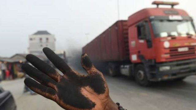 Hannun wani mazaunin Port Harcourt