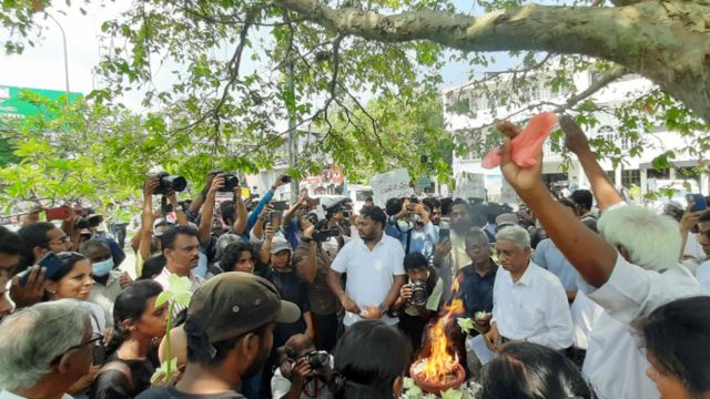 இலங்கை போராட்டம்