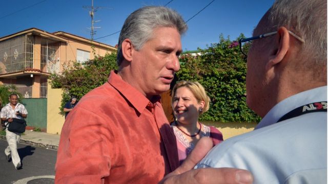キューバ 最高指導者ラウル カストロ議長後継にディアスカネル氏指名 cニュース