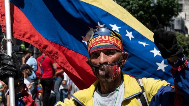 Qué hay detrás de los cambios de política de EE.UU. hacia Cuba y Venezuela  - BBC News Mundo