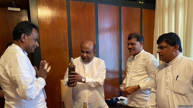 රාජ්ය අමාත්ය සිසිර ජයකොඩි 'ධම්මික පැණිය' සමග