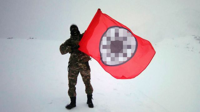 Активист ЭНО с флагом