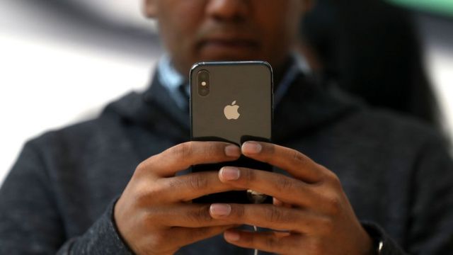 Que Es El Toque Fantasma Del Iphone X Y Que Ofrece Apple Para Solucionarlo c News Mundo