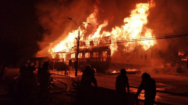 Ayuntamiento de Panguipulli en llamas