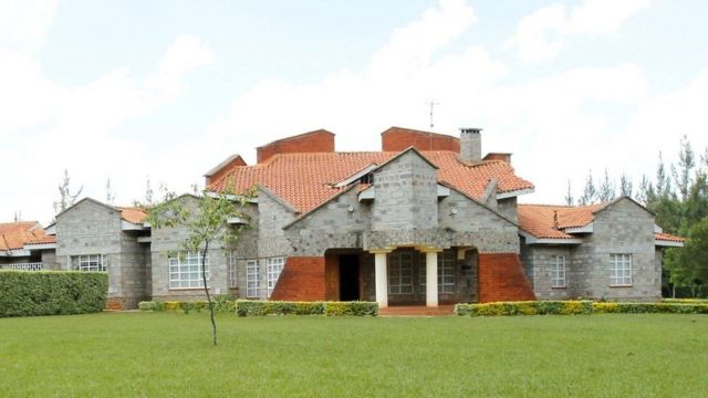 Guriga mr Ruto oo ku yaalla meel u dhaw magaalada Eldoret