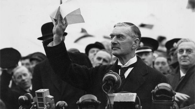 "Я вірю, що привіз мир для нашого покоління", - заявив Чемберлен після мюнхенських угод 1938