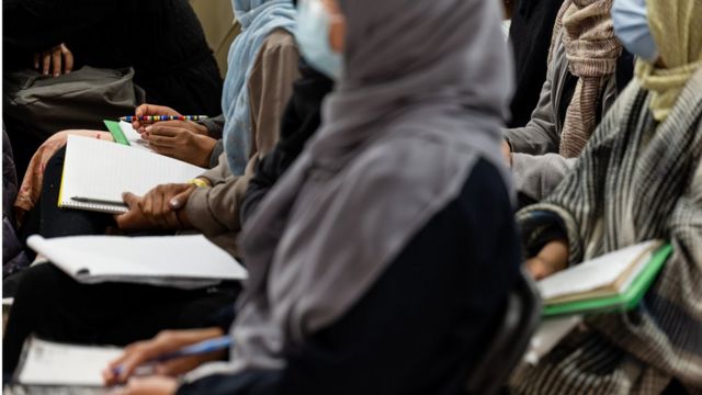 دانشجویان زن در افغانستان