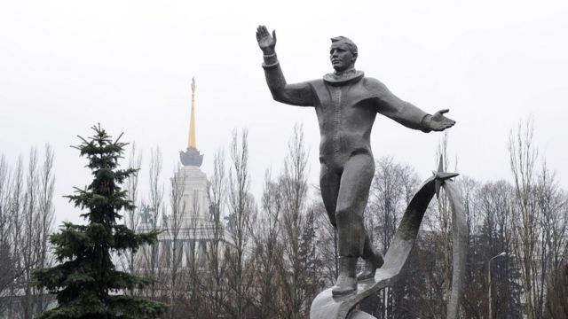Памятник Юрию Гагарину в Люберцах