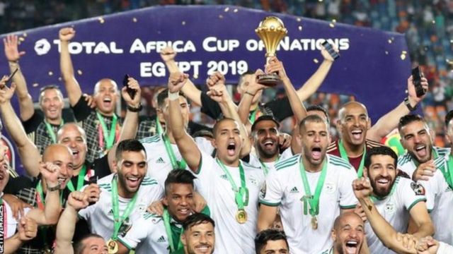 Les Fennecs d'Algérie, vainqueurs de la Coupe d'Afrique 2019 en Egypte devant le Sénégal.