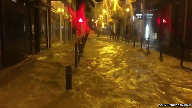 France floods: 17 dead on Riviera after storms - BBC News