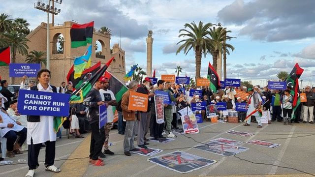 Trablus'ta bir grup, Hafter ve Seyfülislam Kaddafi'nin adaylığını protesto etti