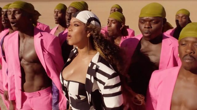 Beyoncé, que l'on voit ici dans la vidéo de Spirit, fait partie des artistes qui ont été inspirés par la mode africaine