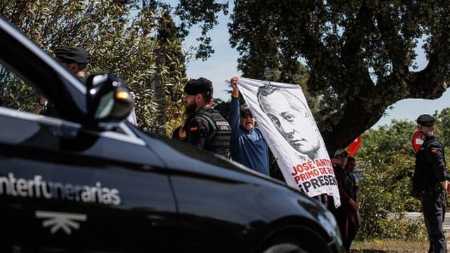 Долина Павших в Испании: вслед за Франко из мавзолея вынесли тело лидера фалангистов Хосе Антонио де Ривера