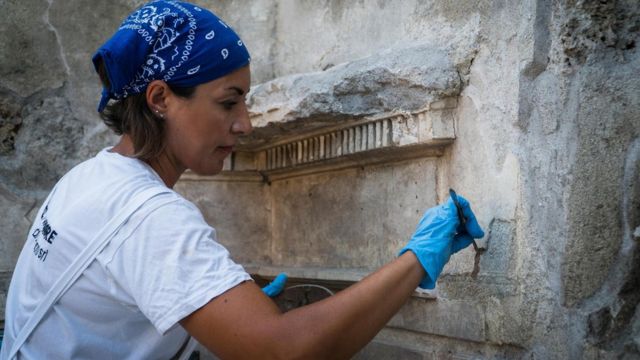 Una arqueóloga
