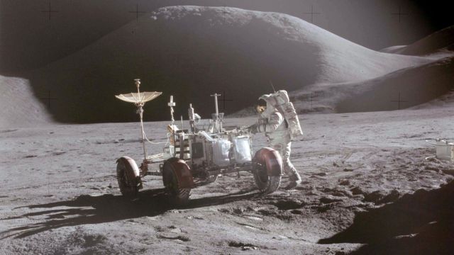 David Scott com o módulo lunar da Apollo 15 em 1971