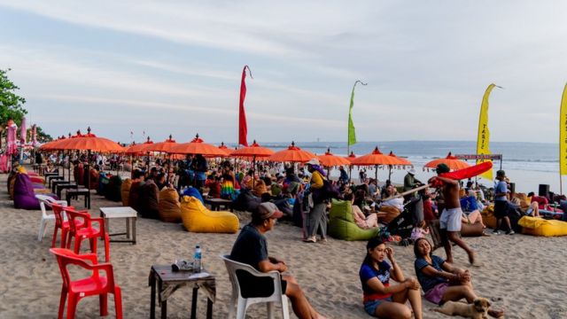 有担心指这一新法律会重创刚刚开始复苏的印尼旅游业。(photo:BBC)