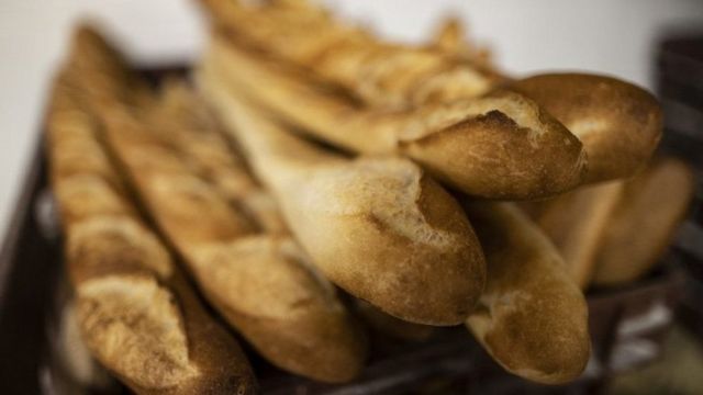 خبز الباغيت الفرنسي