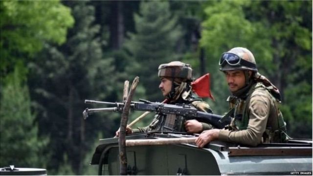 कश्मीर में सुरक्षा बल