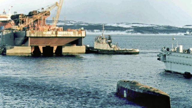 Подводную лодку "Курск" смогли поднять только в 2001 году