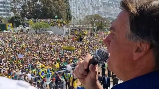 Bolsonaro discursa para apoiadores em Brasília em ato de 7 de setembro