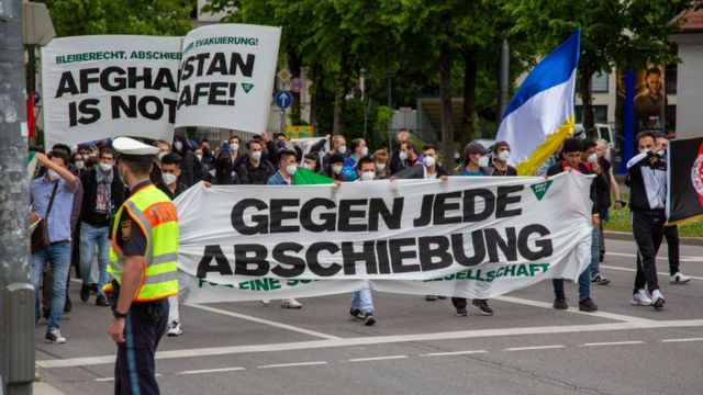 Protesta en Munich, Alemania, contra la deportación de refugiados afganos