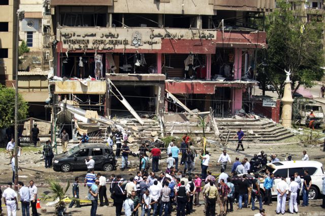 المكان الذي وقع فيه التفجير الذي استهدف موكب وزير الداخلية المصري 2013