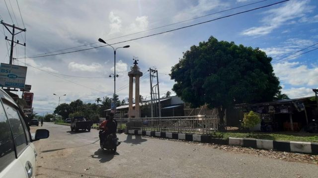 Tugu Simpang KKA saat ini.