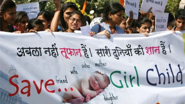 印度歧视女性社会偏见严重，批评人士说，尽管法律已经禁止，但因为性别选择而堕胎女性胎儿情况仍很普遍。(photo:BBC)