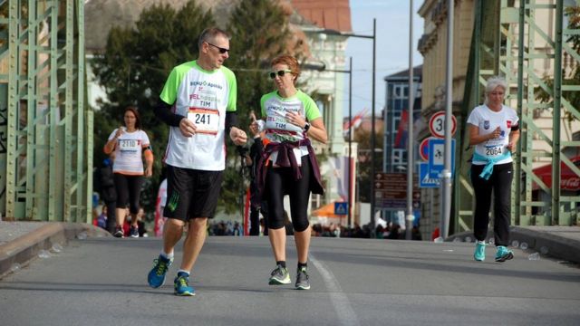 Катарина Субашић трчи са супругом