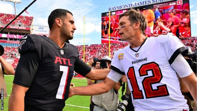 NFL week four review & results: 49ers & Eagles the only unbeaten teams as  Bills beat Miami - BBC Sport