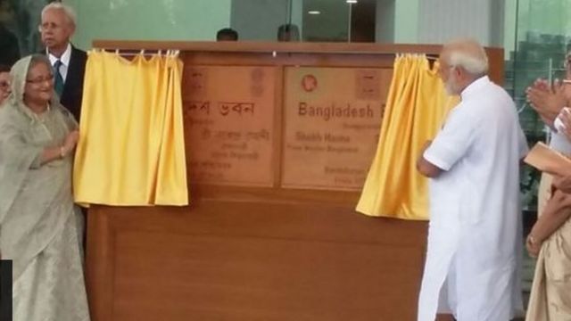 বাংলাদেশ ভবনের উদ্বোধনী অনুষ্ঠানে শেখ হাসিনা ও নরেন্দ্র মোদি।