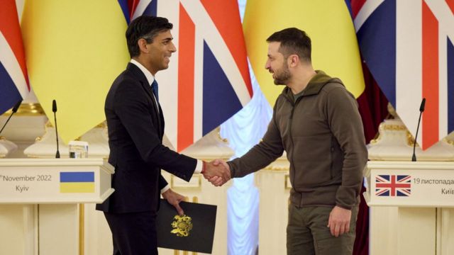 Russia and Ukraine: British Prime Minister Rishi Sunak announces new defense aid package during visit to Kyiv