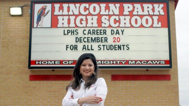 Cynthia Cardenas, directora de la secundaria Lincoln Park.