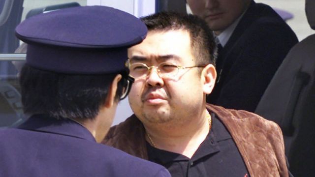 Kim Jong-nam, el hermanastro del líder de ese país, Kim Jong-un, en una foto de 2001 en un aeropuerto de Japón.