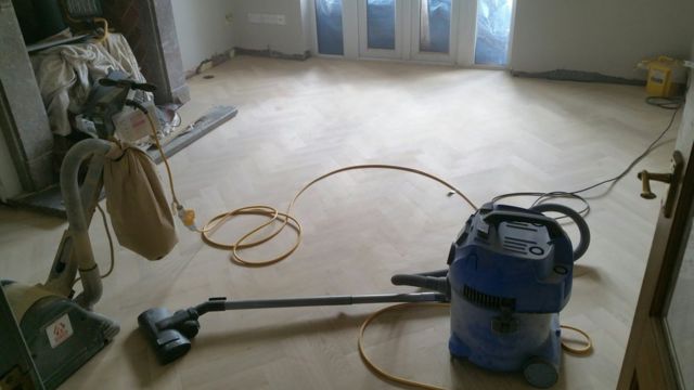 Puliendo el piso