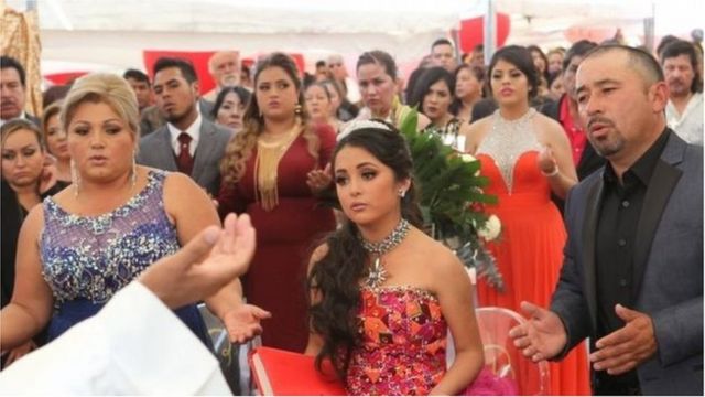 রুবির জন্মদিন অনুষ্ঠানে বাবা ও মায়ের সাথে